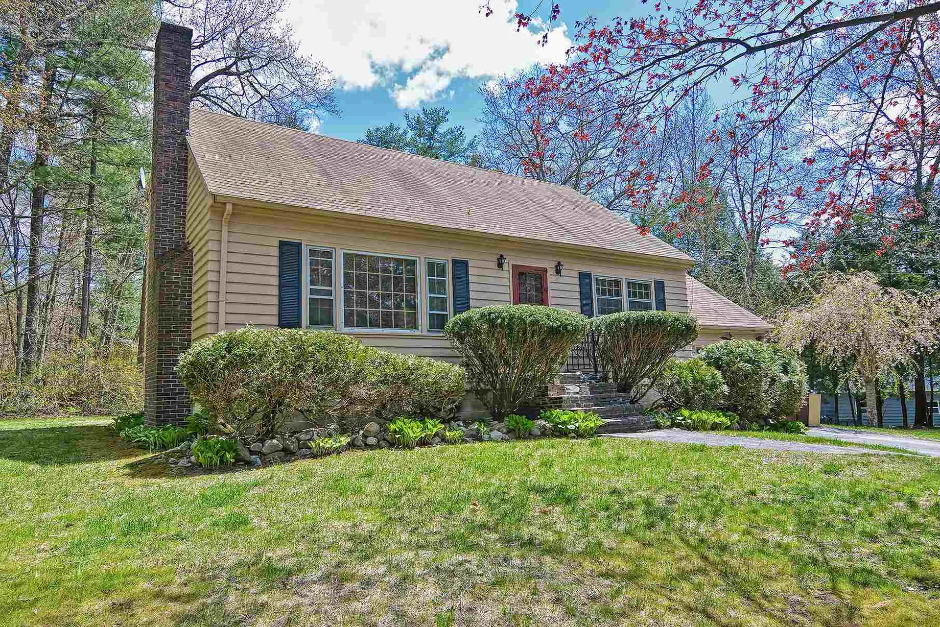 4 Sharon Road Windham NH 03087