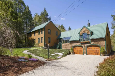 23 Park Place Raymond NH 03077