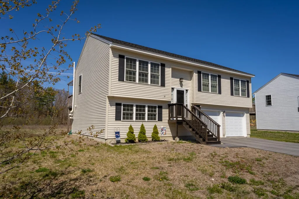 32 Sky View Drive Farmington NH 03835