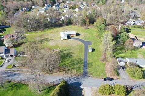 61 Cemetery Street Concord NH 03301-8622
