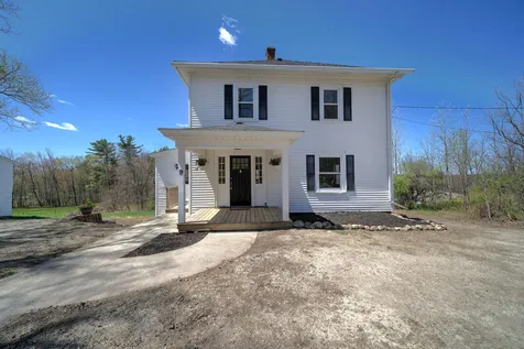 9 Cemetery Road Derry NH 03038