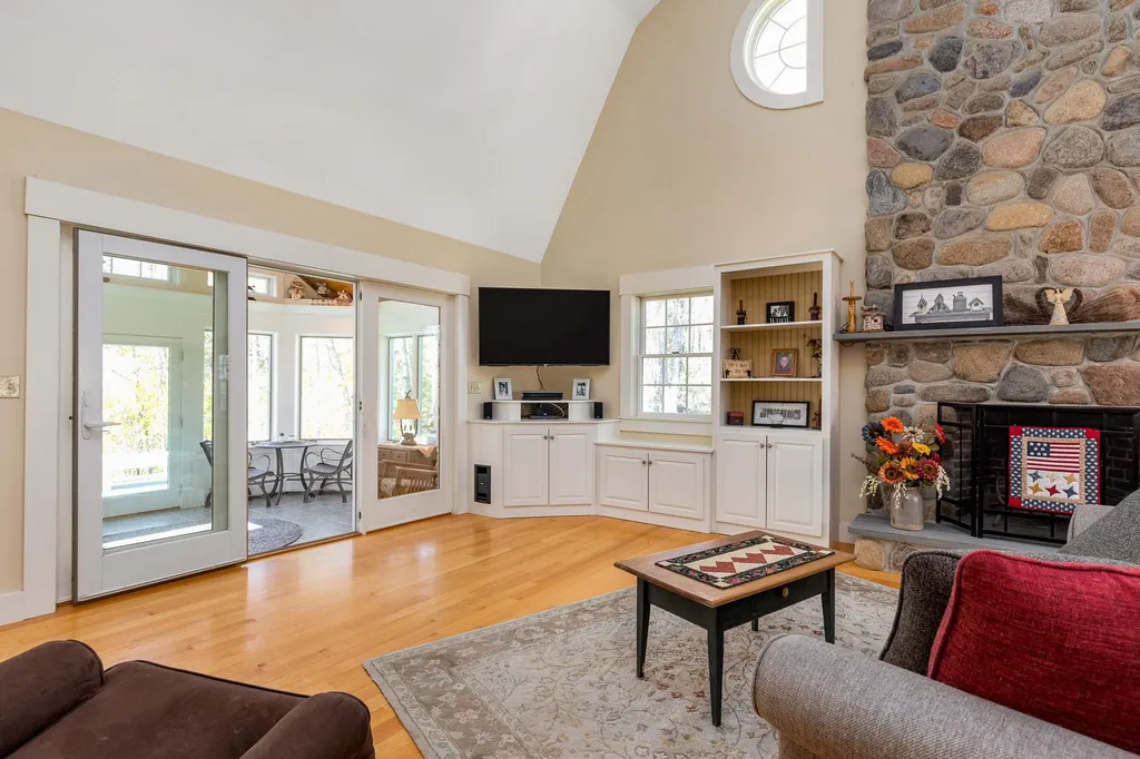 84 Estes Road Rochester NH 03867