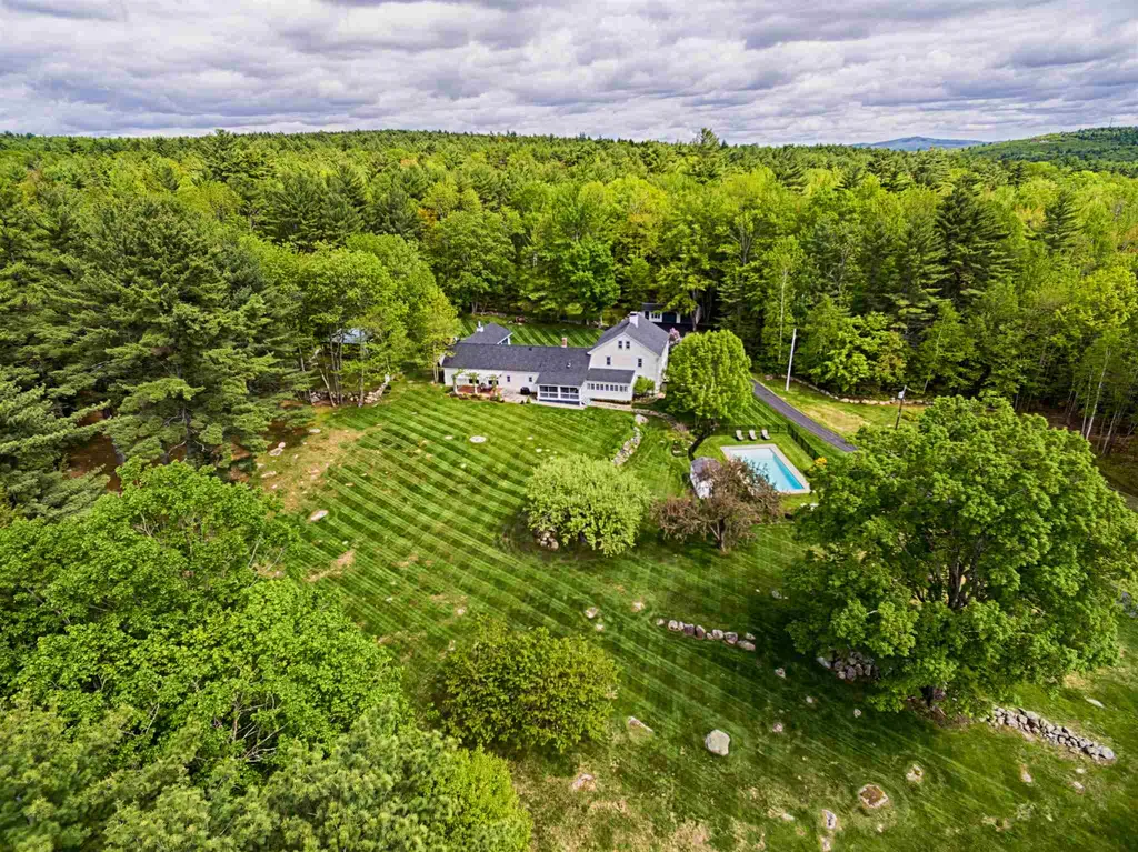 2 Hodges Drive Tuftonboro NH 03816