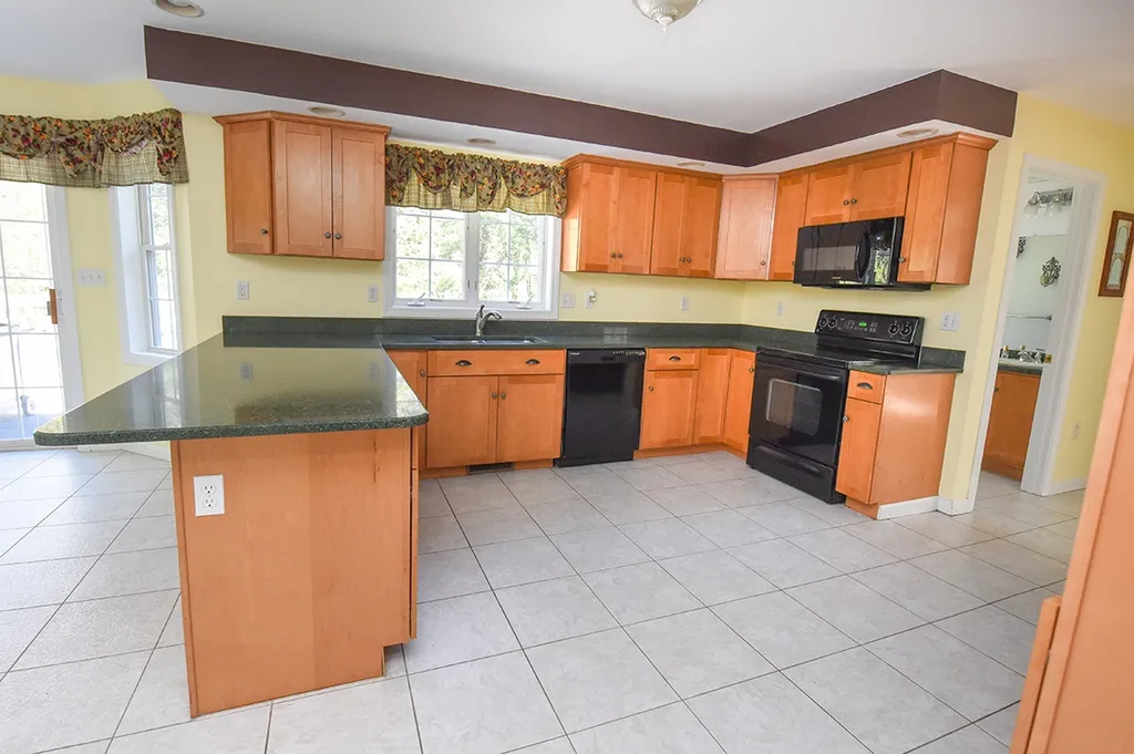 88 Mcintosh Road Danville NH 03819