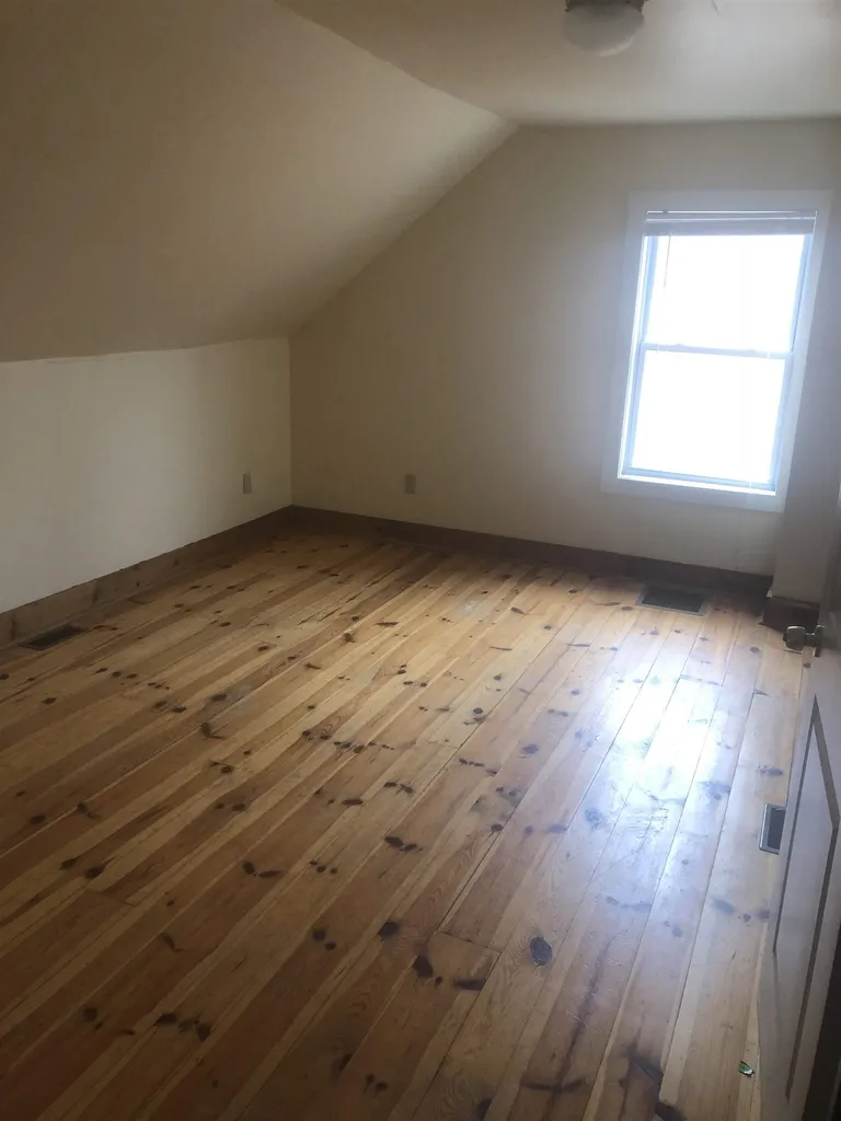 17 Elm Court Portsmouth NH 03801