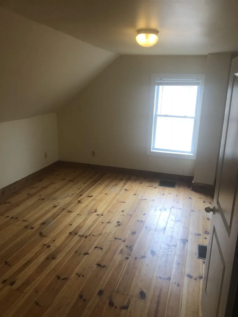 17 Elm Court Portsmouth NH 03801