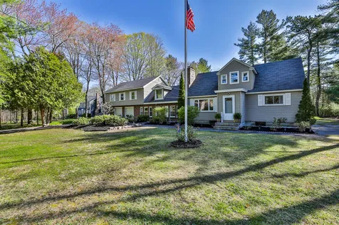 49 Castle Hill Road Windham NH 03087