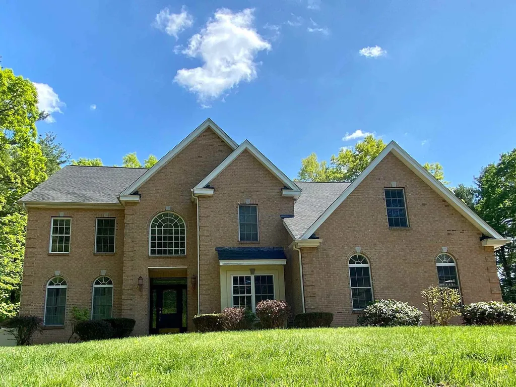 43 Scott Avenue Nashua NH 03062