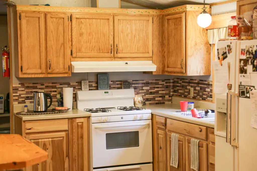 24 Agent Road Raymond NH 03077