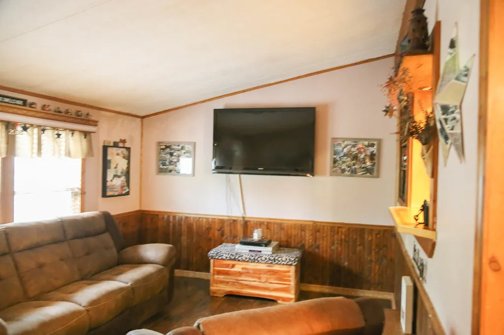 24 Agent Road Raymond NH 03077