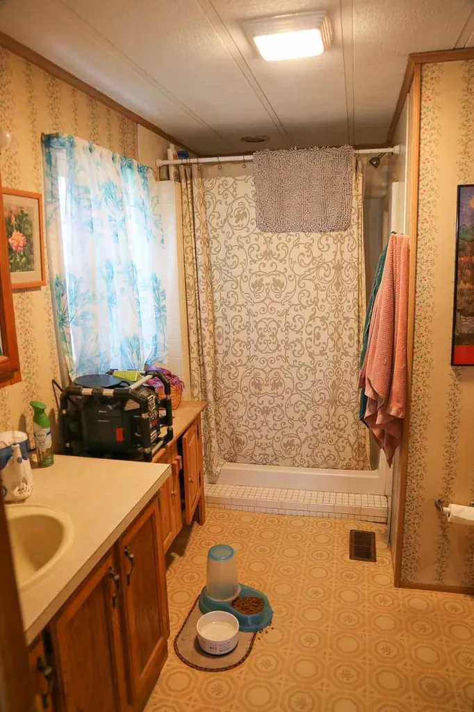 24 Agent Road Raymond NH 03077