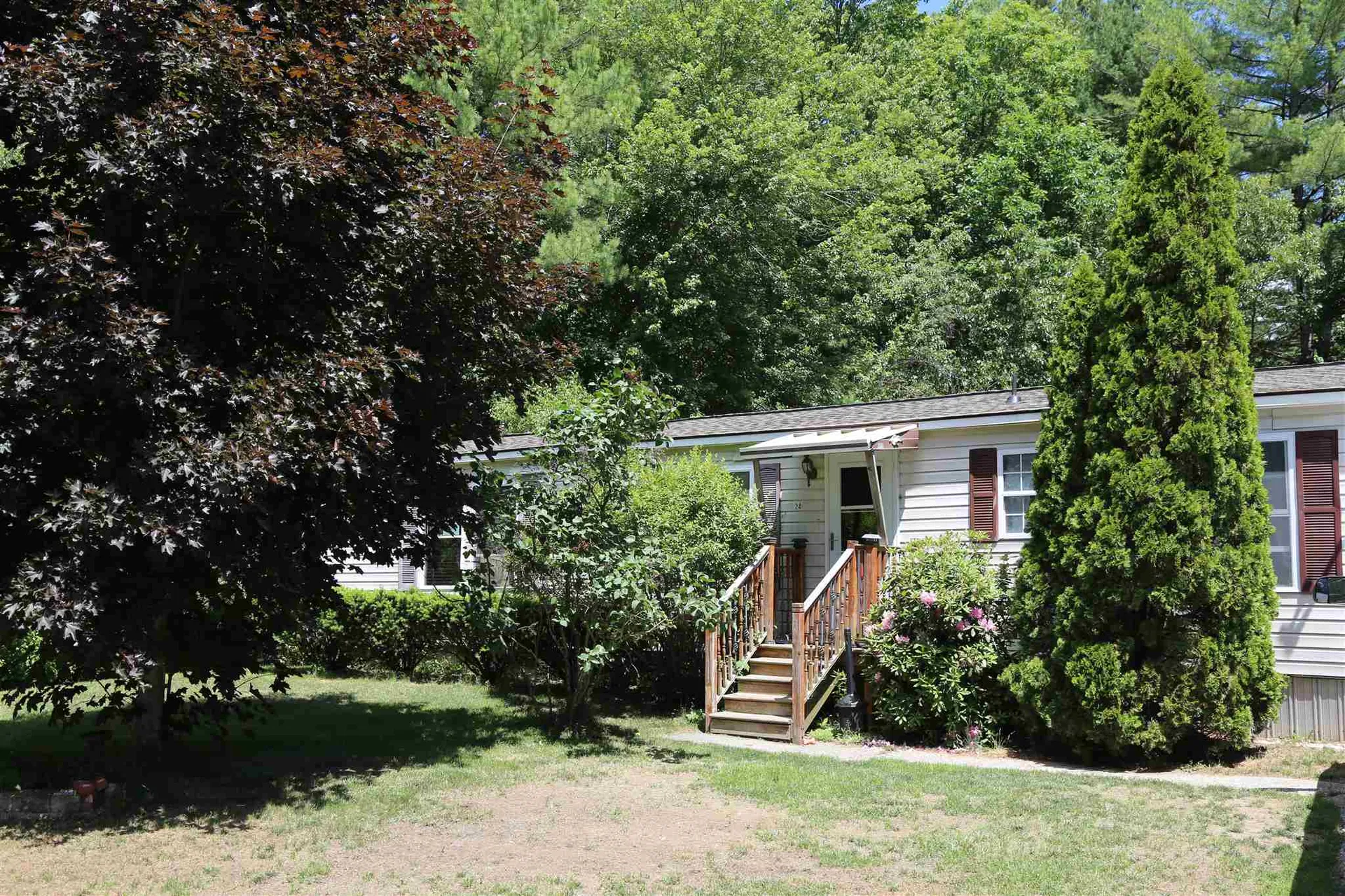 24 Agent Road Raymond NH 03077