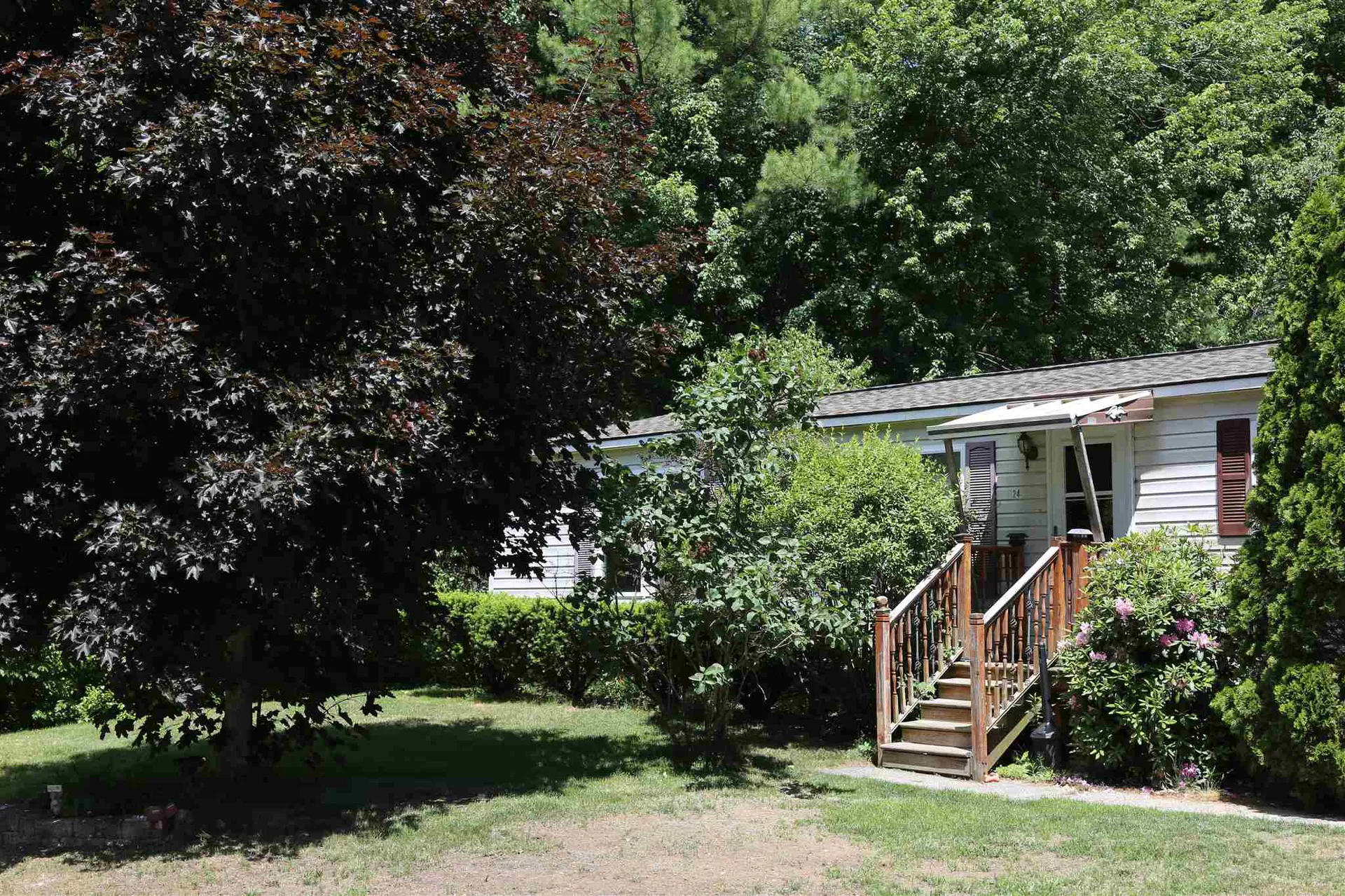 24 Agent Road Raymond NH 03077