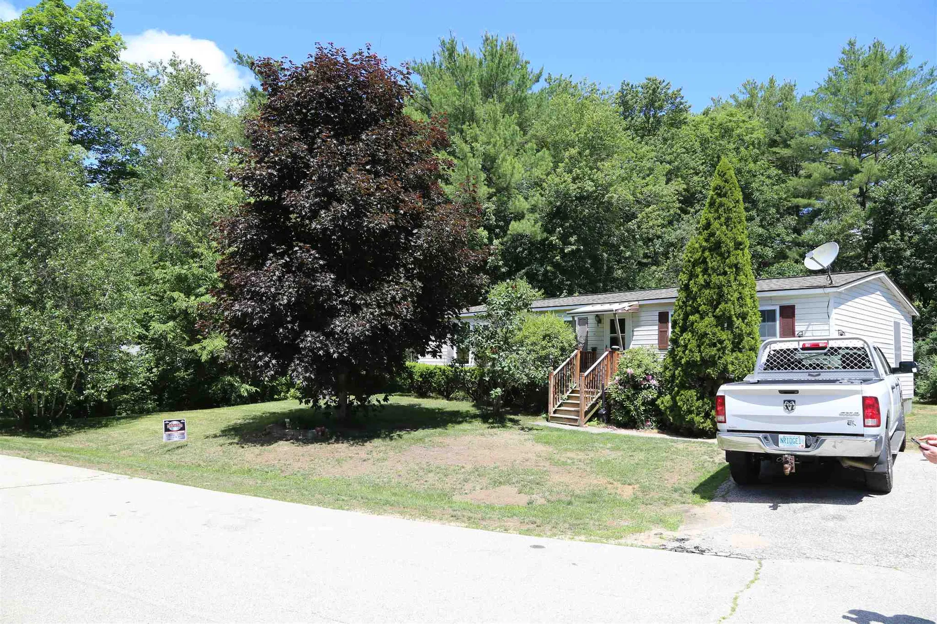 24 Agent Road Raymond NH 03077