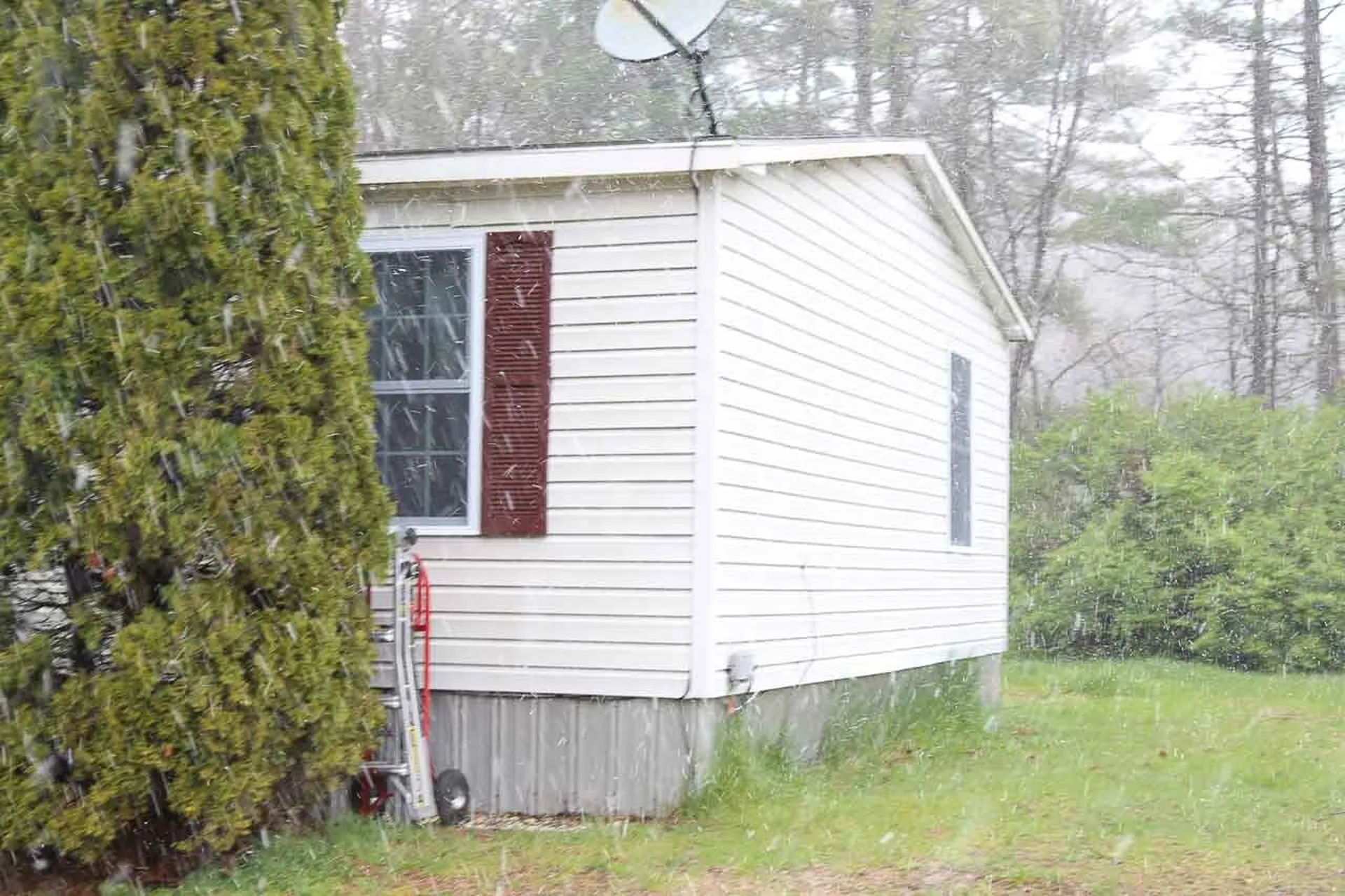 24 Agent Road Raymond NH 03077