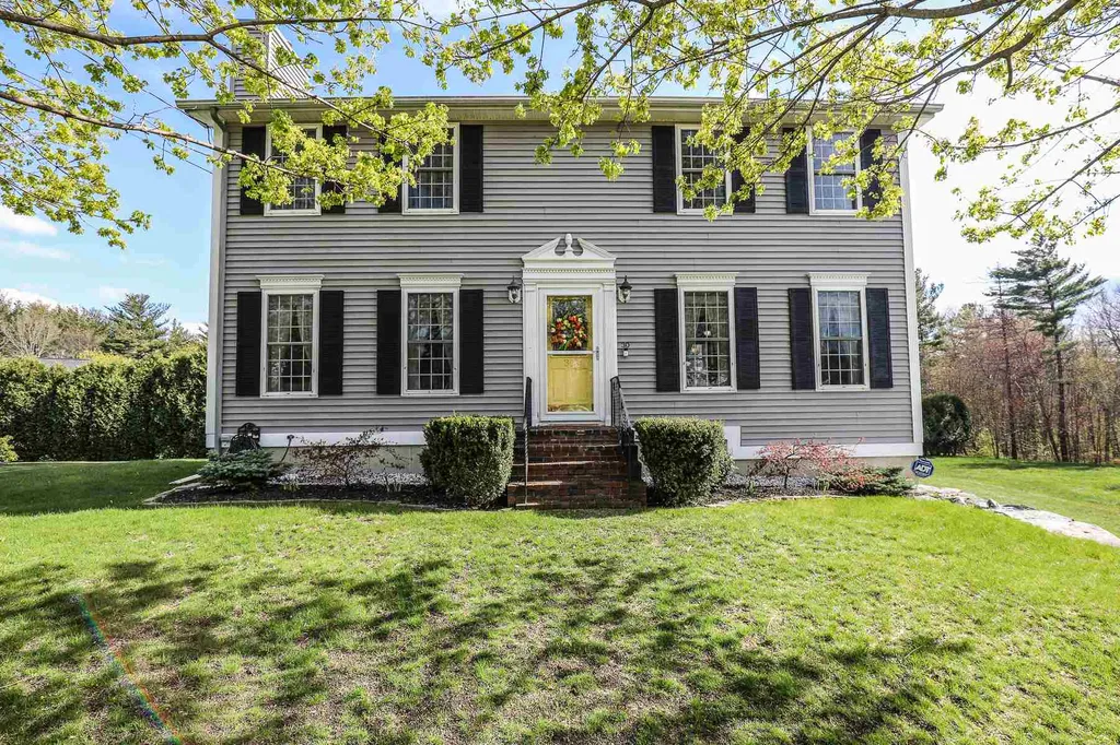 30 Rosecliff Lane Manchester NH 03109
