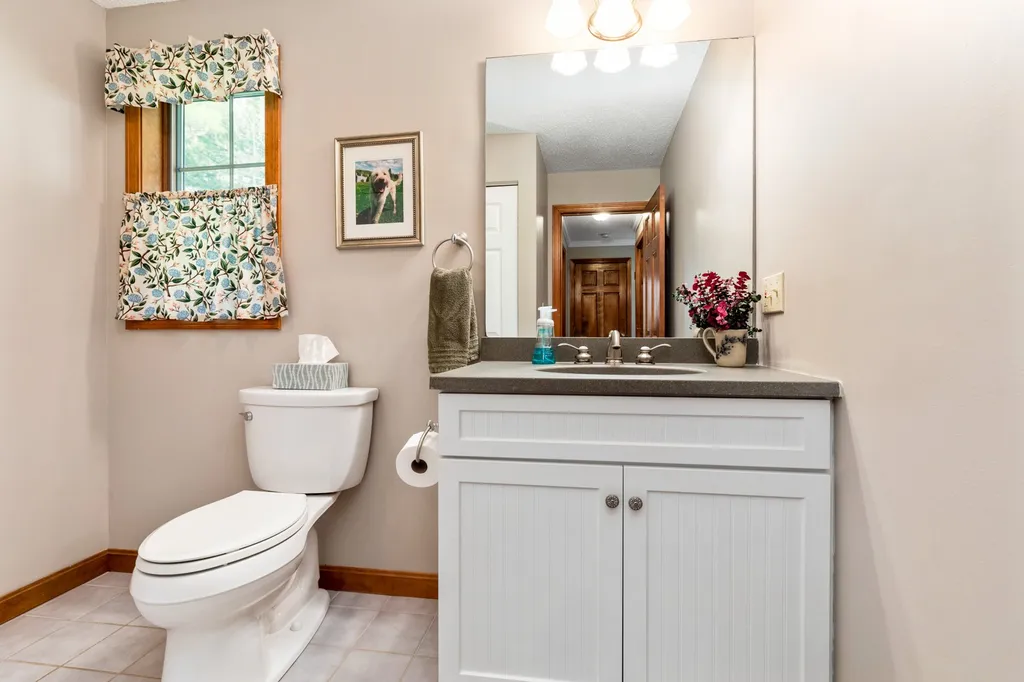 8 Victoria Circle Rochester NH 03867