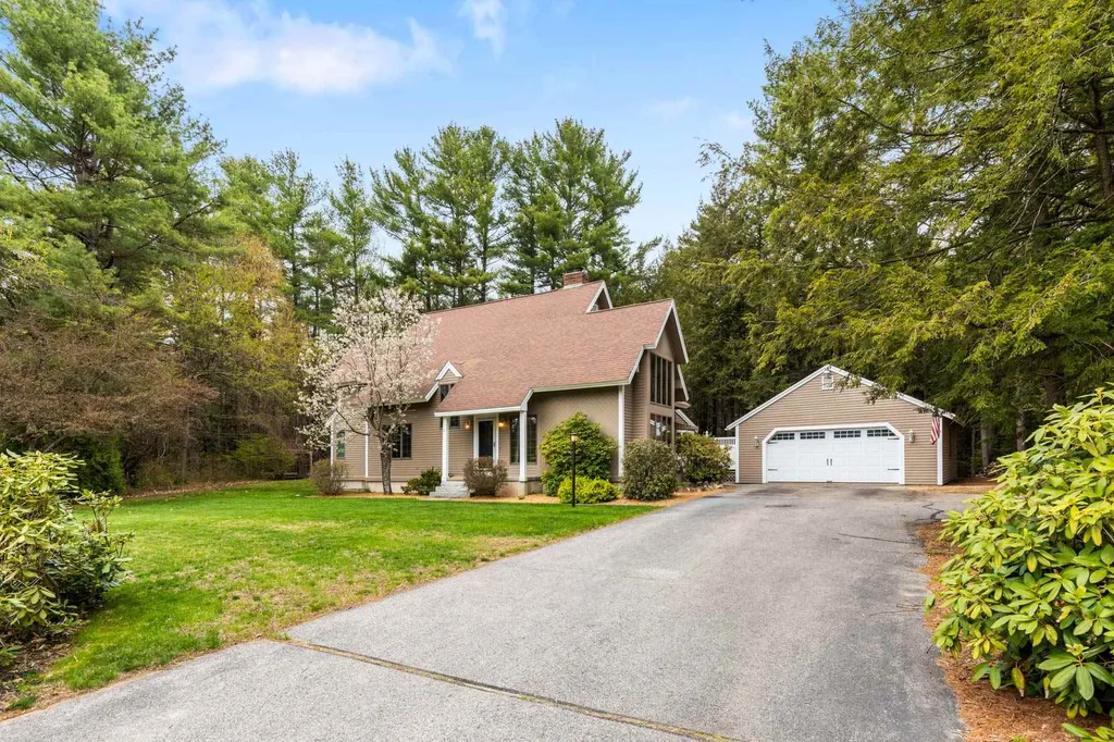 8 Victoria Circle Rochester NH 03867