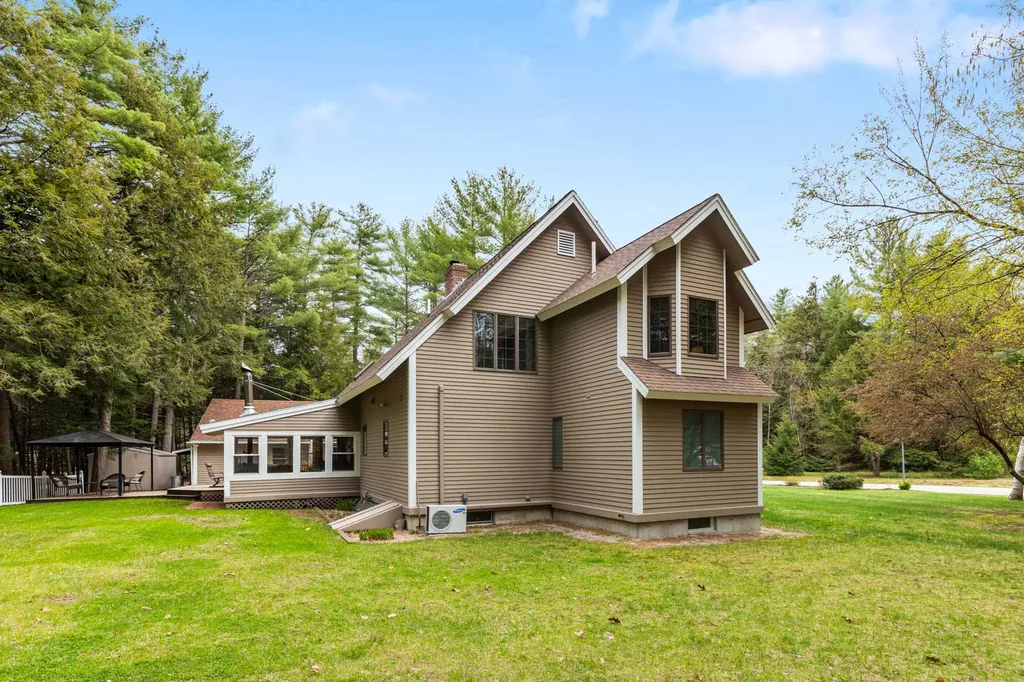 8 Victoria Circle Rochester NH 03867