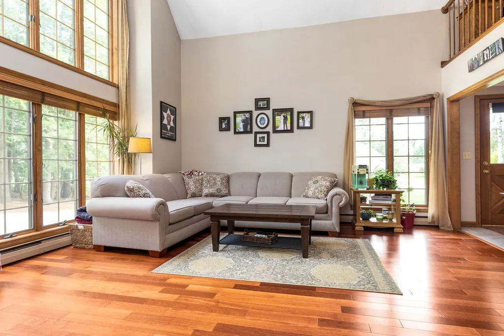 8 Victoria Circle Rochester NH 03867