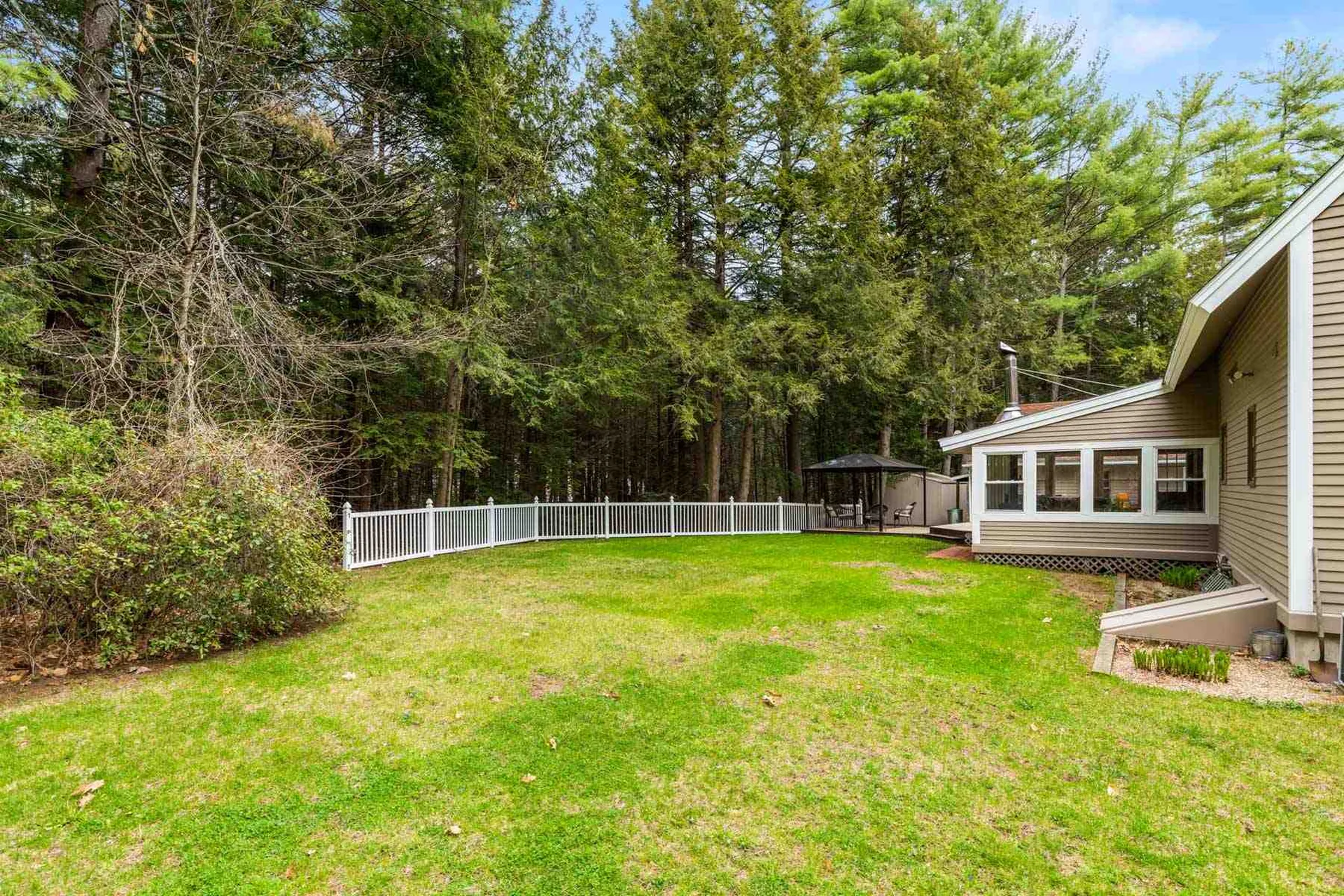 8 Victoria Circle Rochester NH 03867