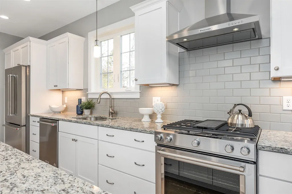 16 Richard Road Rye NH 03870