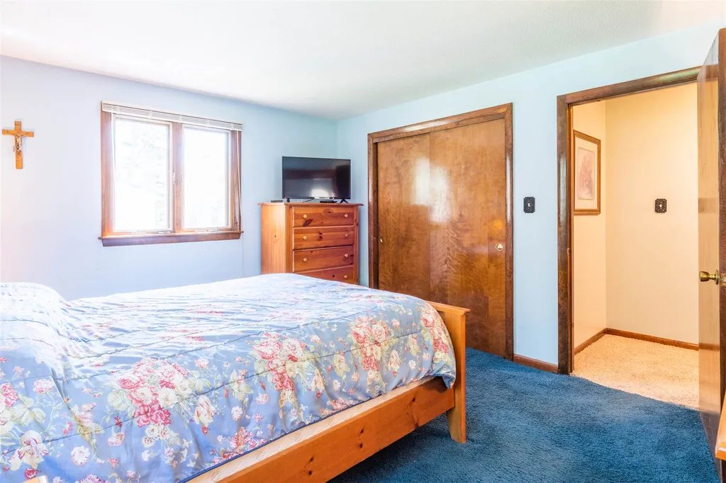 32 Townsend Avenue Salem NH 03079