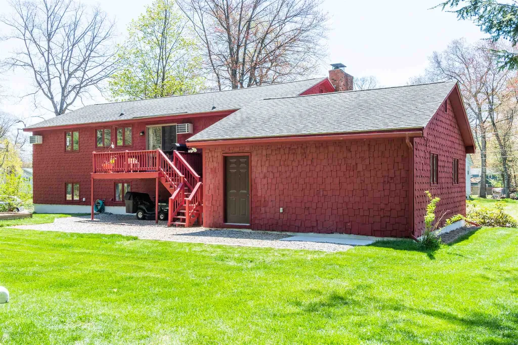32 Townsend Avenue Salem NH 03079