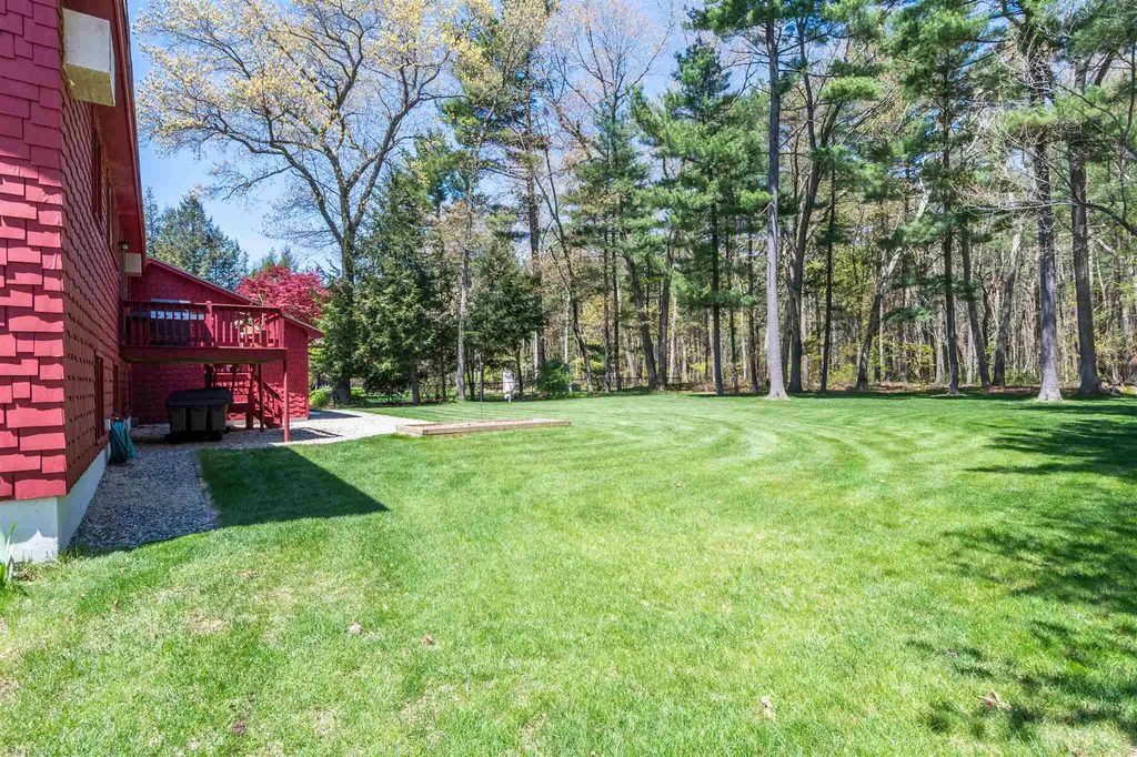 32 Townsend Avenue Salem NH 03079