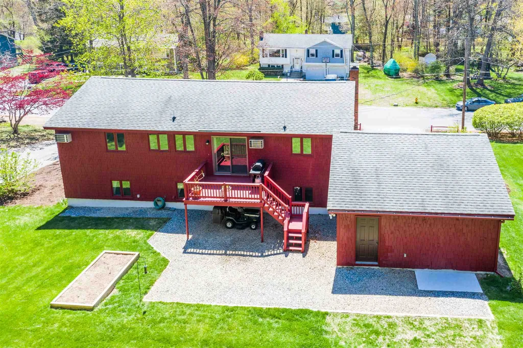 32 Townsend Avenue Salem NH 03079