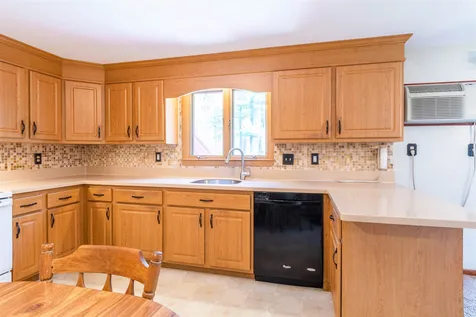 32 Townsend Avenue Salem NH 03079