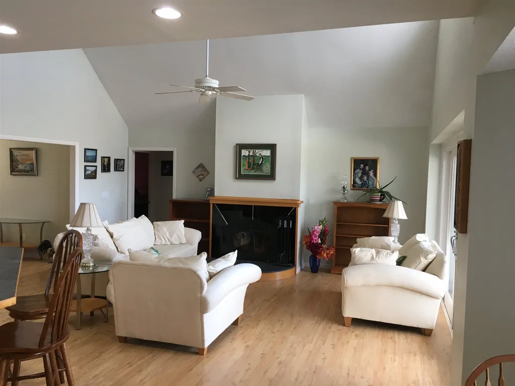 348 Pinnacle Hill Road New Hampton NH 03256