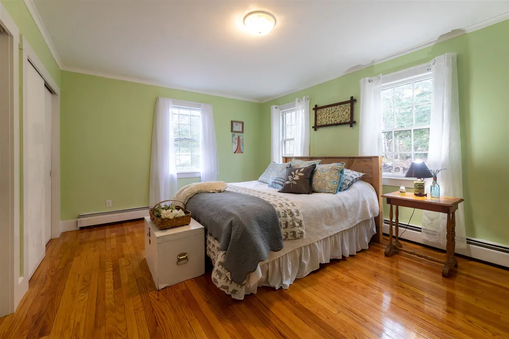 2497 Stinson Lake Road Rumney NH 03266