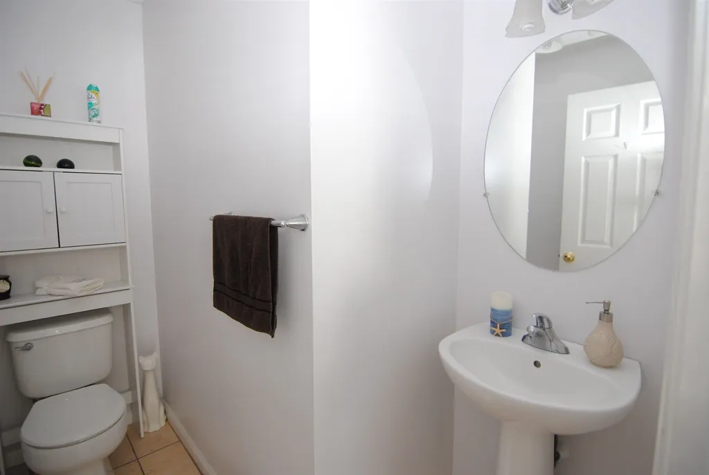 9B Farnum Court Hudson NH 03051