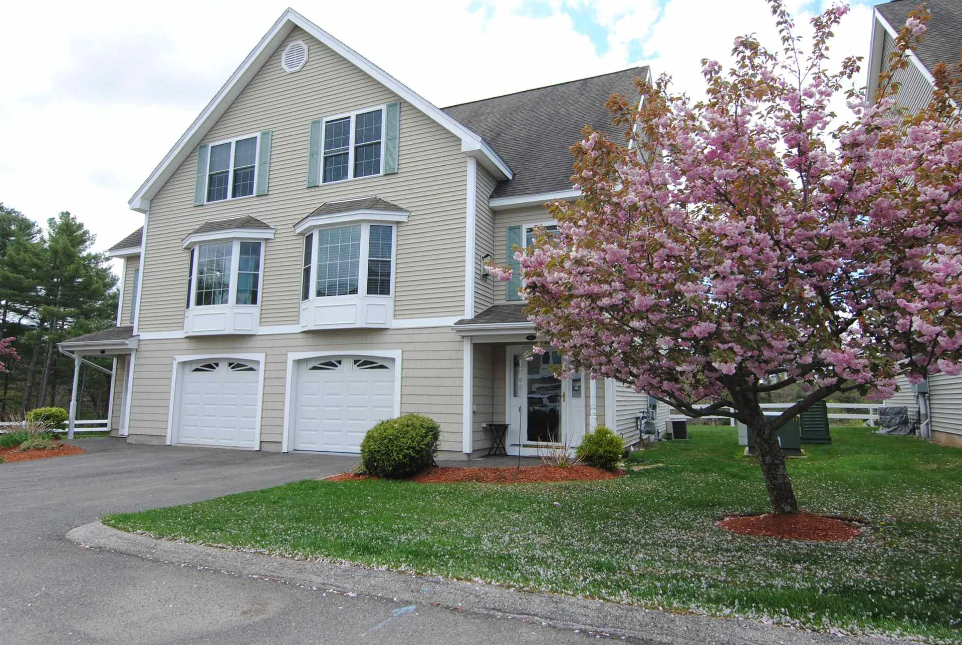 9B Farnum Court Hudson NH 03051
