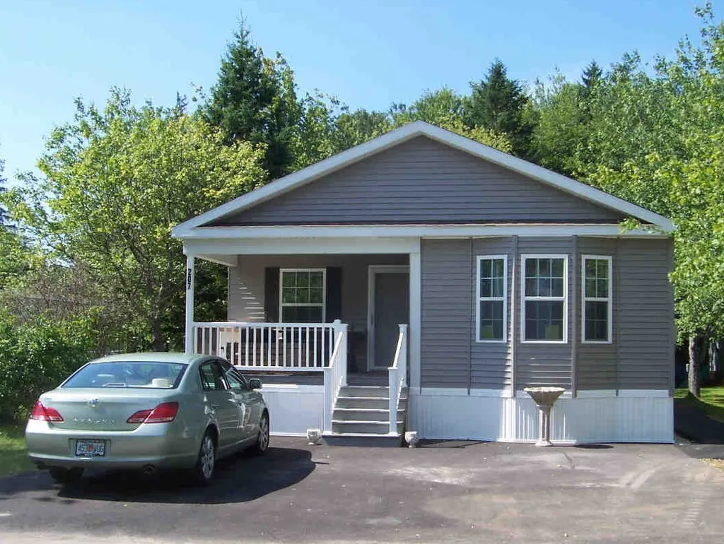 207 Mackerel Avenue Portsmouth NH 03801