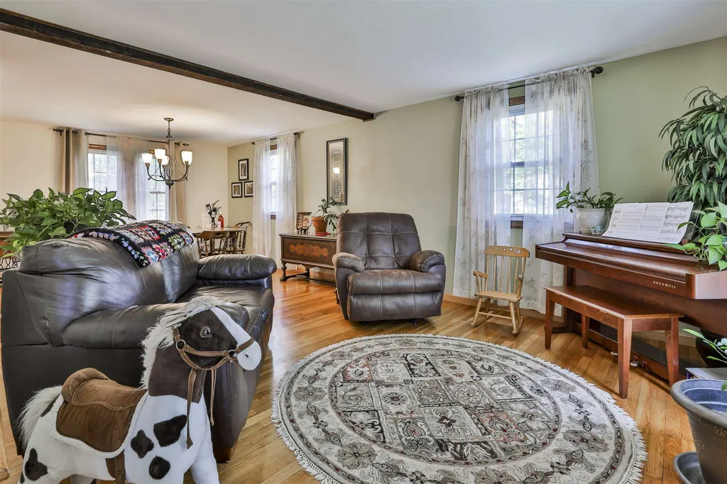7 Douglas Drive Amherst NH 03031