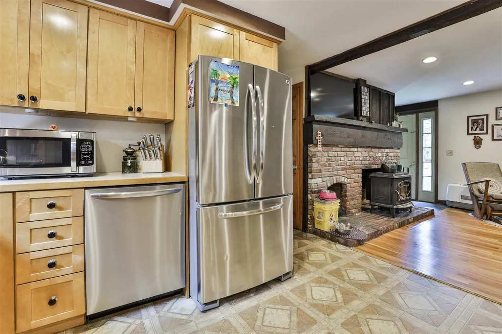 7 Douglas Drive Amherst NH 03031