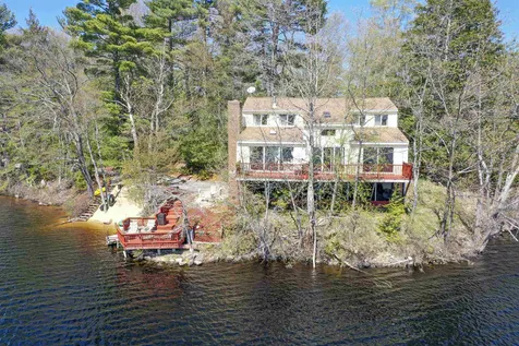 32 Brown Avenue Sandown NH 03873