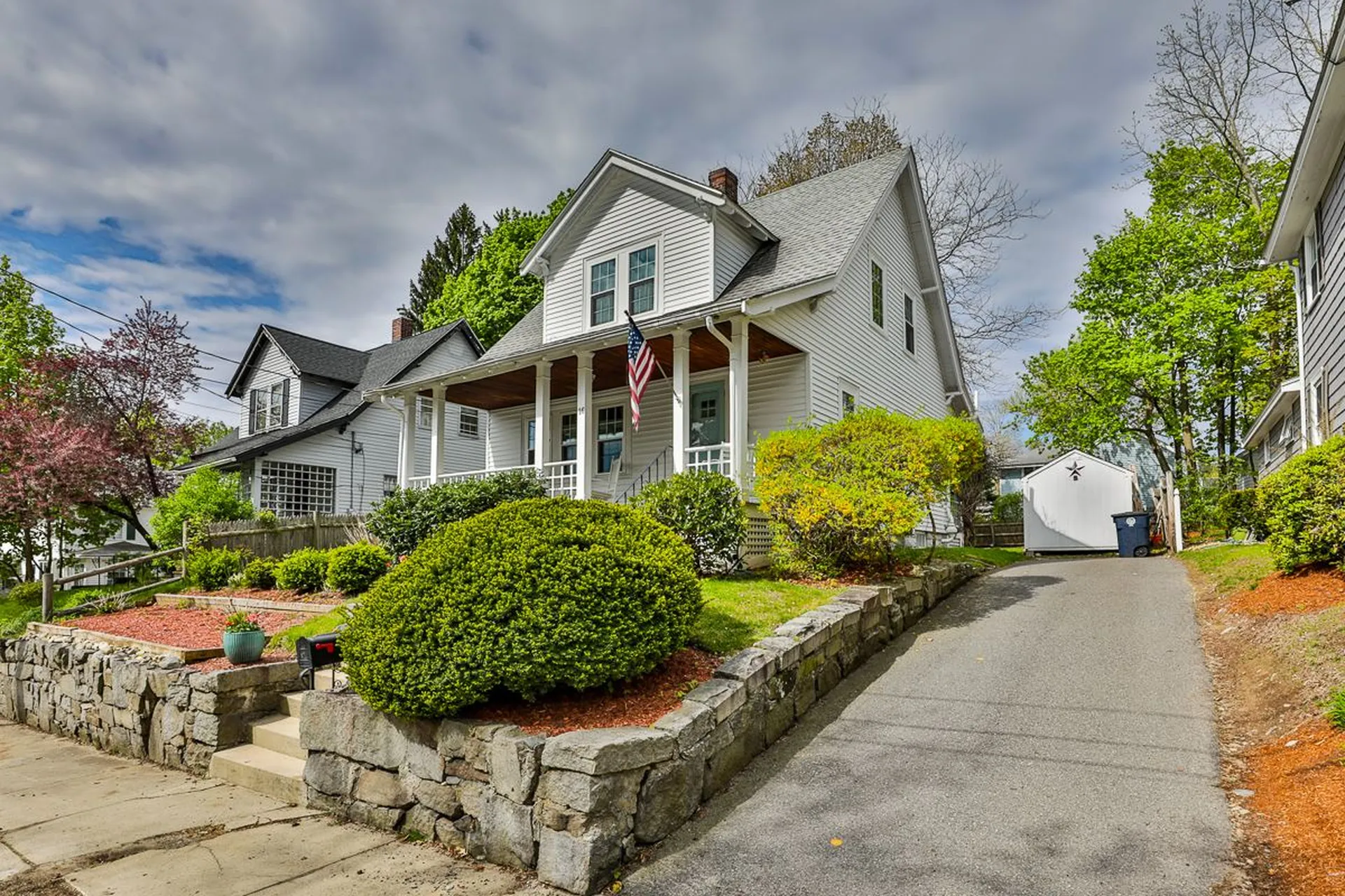 16 Wellington Street Nashua NH 03064
