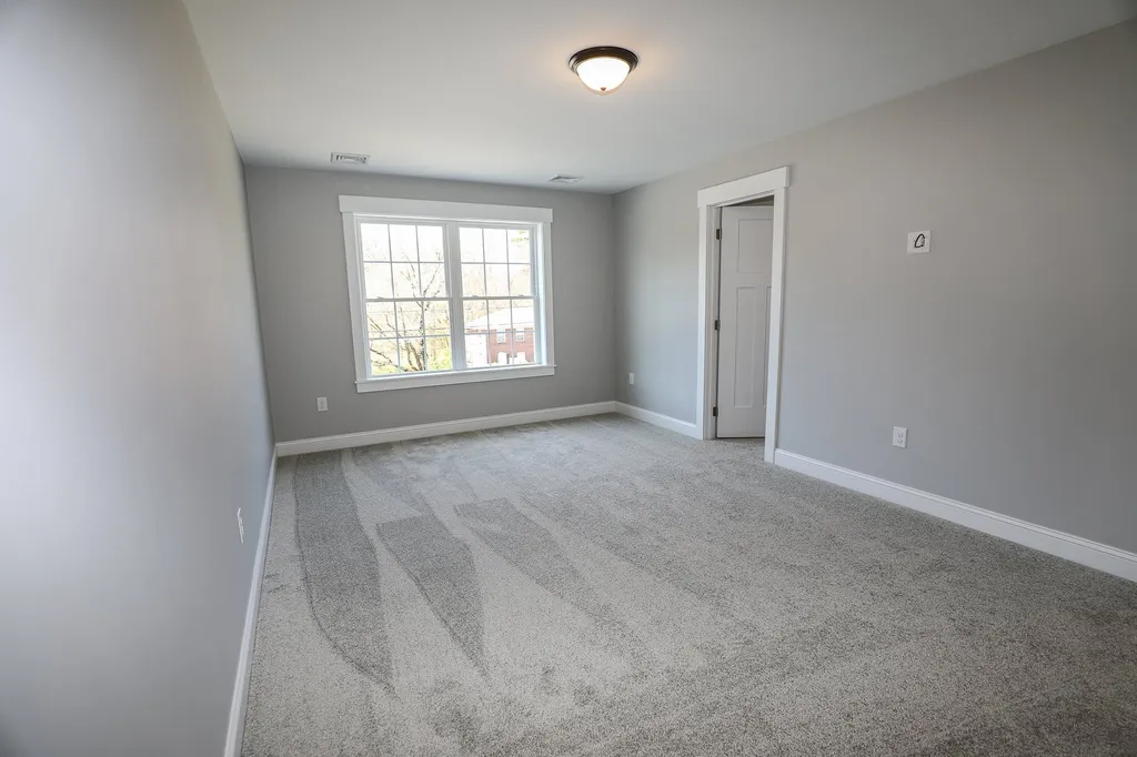 47a Derry Street Hudson NH 03051