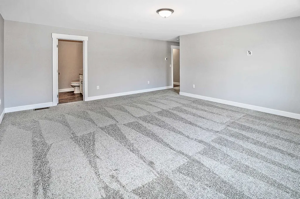 47b Derry Street Hudson NH 03051