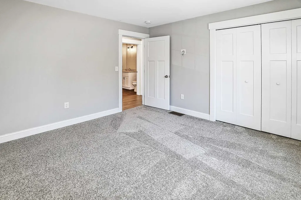 47b Derry Street Hudson NH 03051