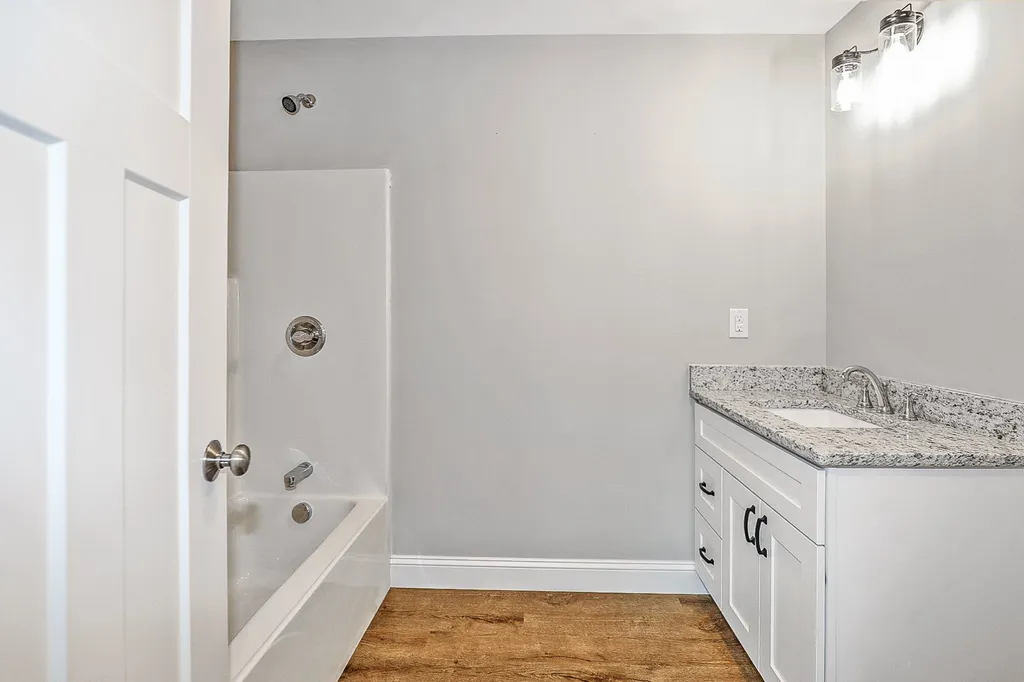 47b Derry Street Hudson NH 03051
