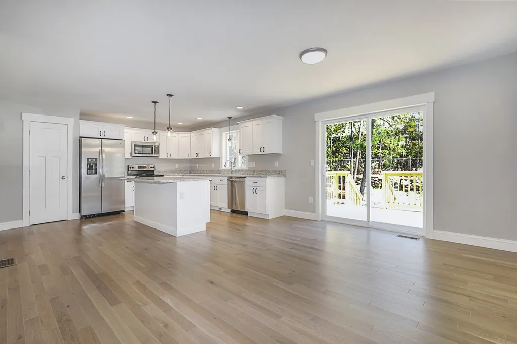 47b Derry Street Hudson NH 03051
