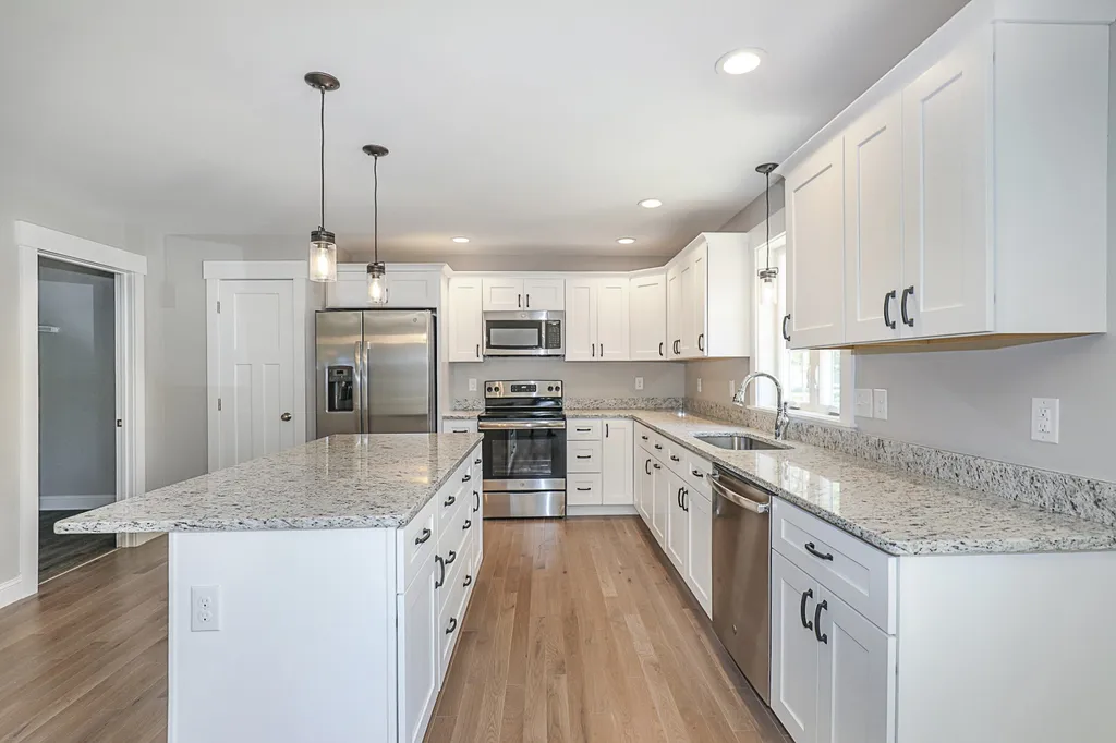 47b Derry Street Hudson NH 03051