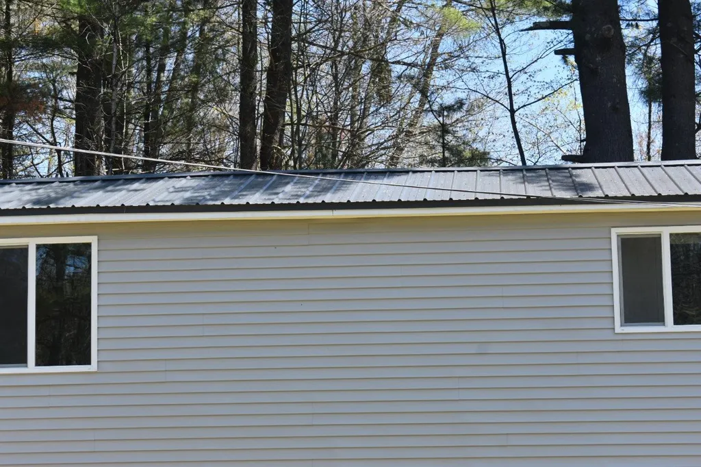 16 Otter Road Raymond NH 03077