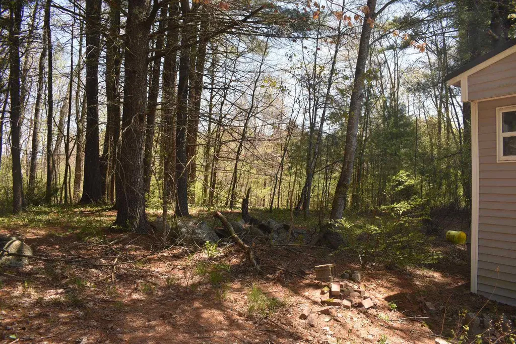 16 Otter Road Raymond NH 03077