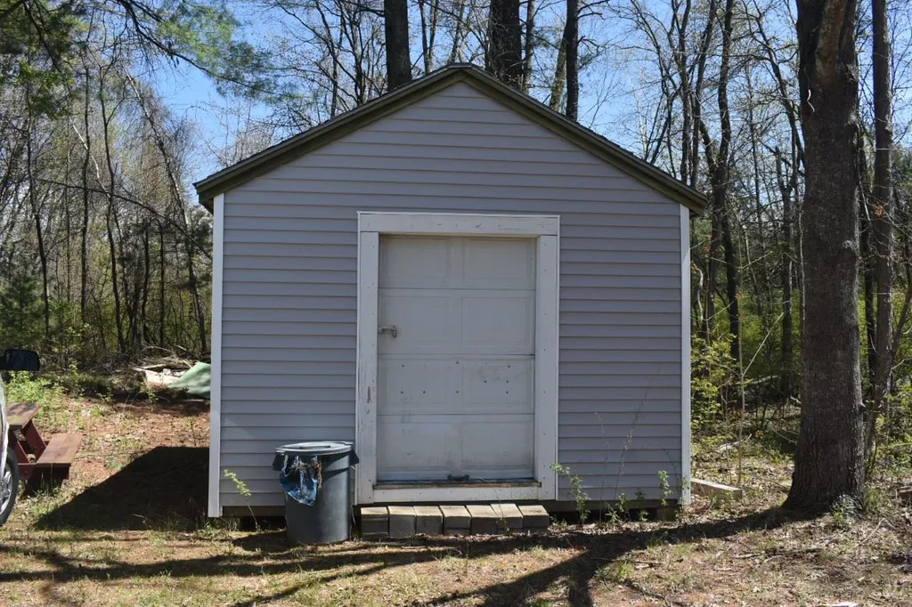 16 Otter Road Raymond NH 03077