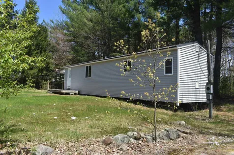 16 Otter Road Raymond NH 03077